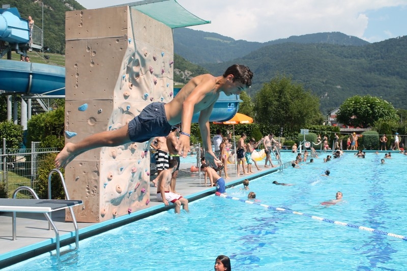 Village Camps International Summer Camp Leysin, Switzerland 2025-08-09 https://www.villagecamps.com/journals_admin/images/696-1-poolday (191).jpg